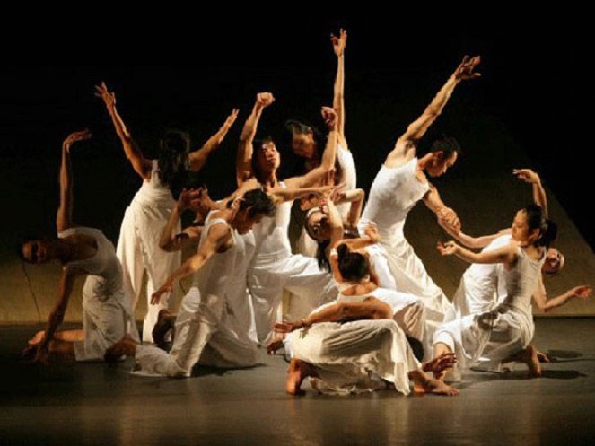 Múa đương đại là gì khám phá bộ môn nghệ thuật độc đáo 8 Xem các vở múa đương đại hợp tác giữa Việt - Mỹ - Tuổi Trẻ Online