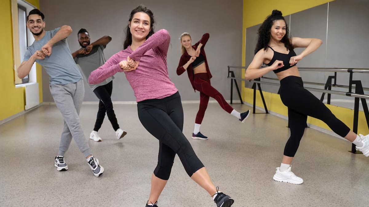 Zumba là gì và những lợi ích tuyệt vời của Zumba Dance 7 Zumba Fast Weight Loss Zumba Dance For Belly Fat Loss Weight Loss Cardio Zumba ZUMBA